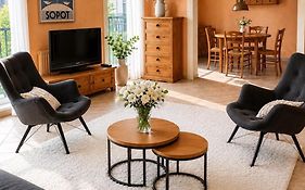Przestronny apartament z parkingiem w Sopocie -Sopot Home